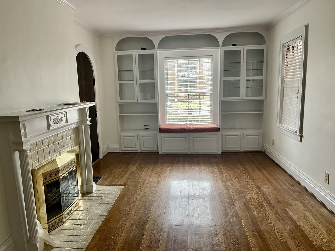 323 Sycamore Rd #A - Photo 3 of 12