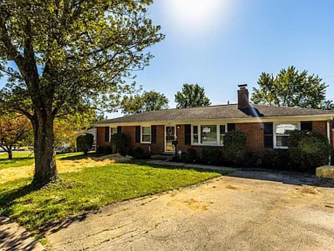 1208 Austin Ct - Photo 3 of 14