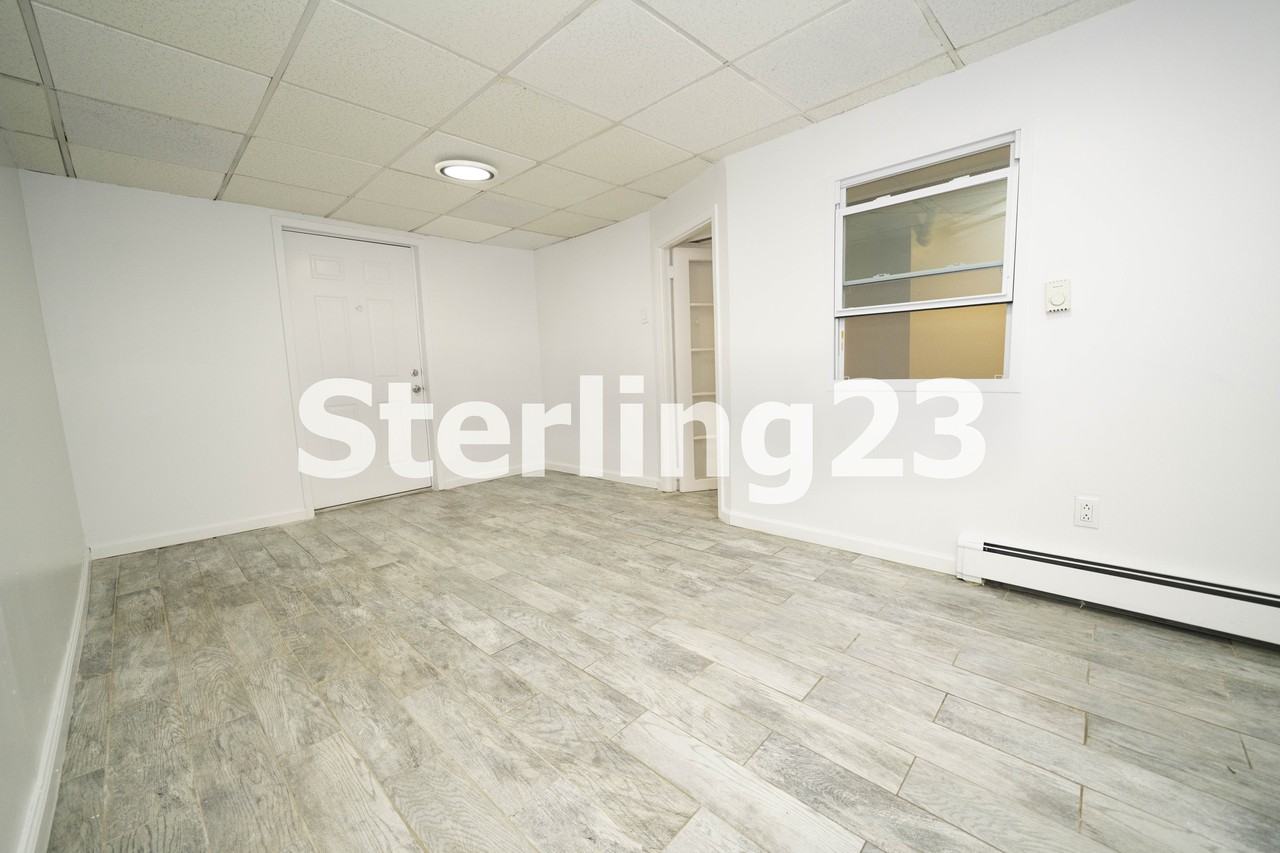 39 39 62 65th St #1 - Photo 3 of 9