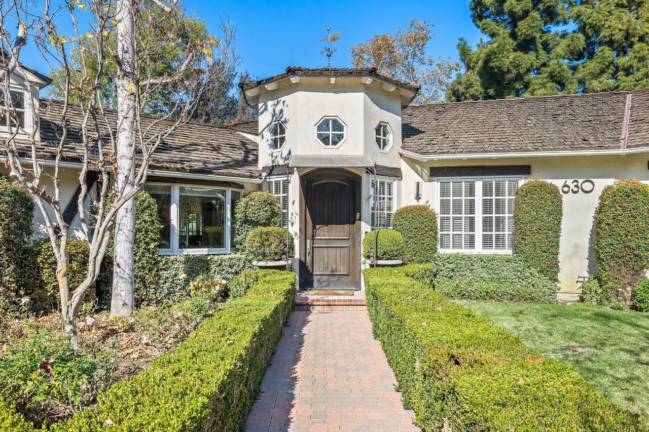 630 W Devon Pl - Photo 2 of 20