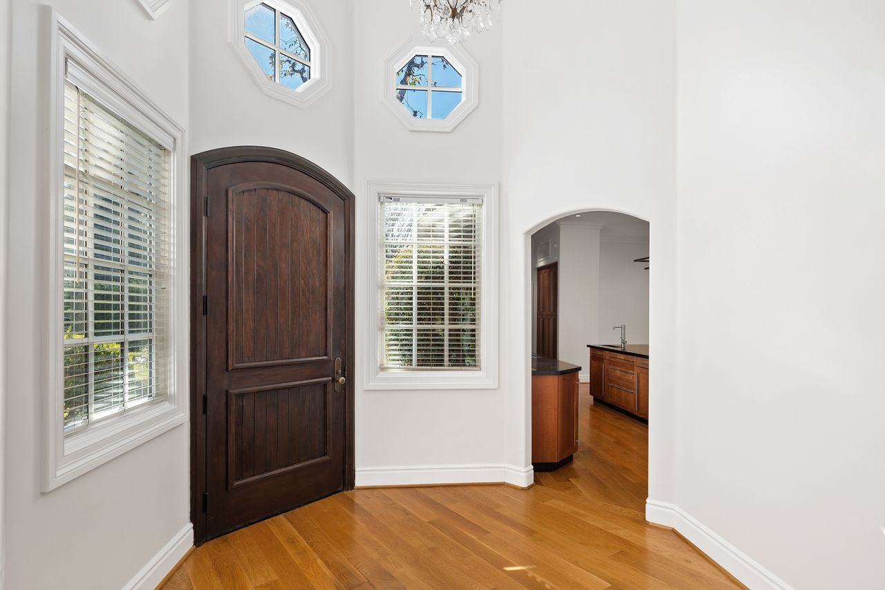 630 W Devon Pl - Photo 3 of 20