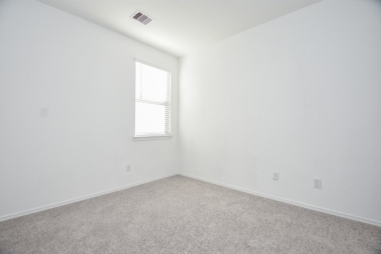 5715 Aurora Greens Ln #1 - Photo 5 of 33