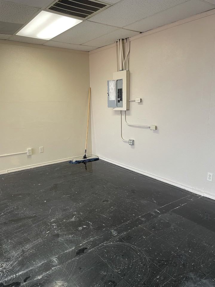 205 W Rancier Ave #E - Photo 4 of 8