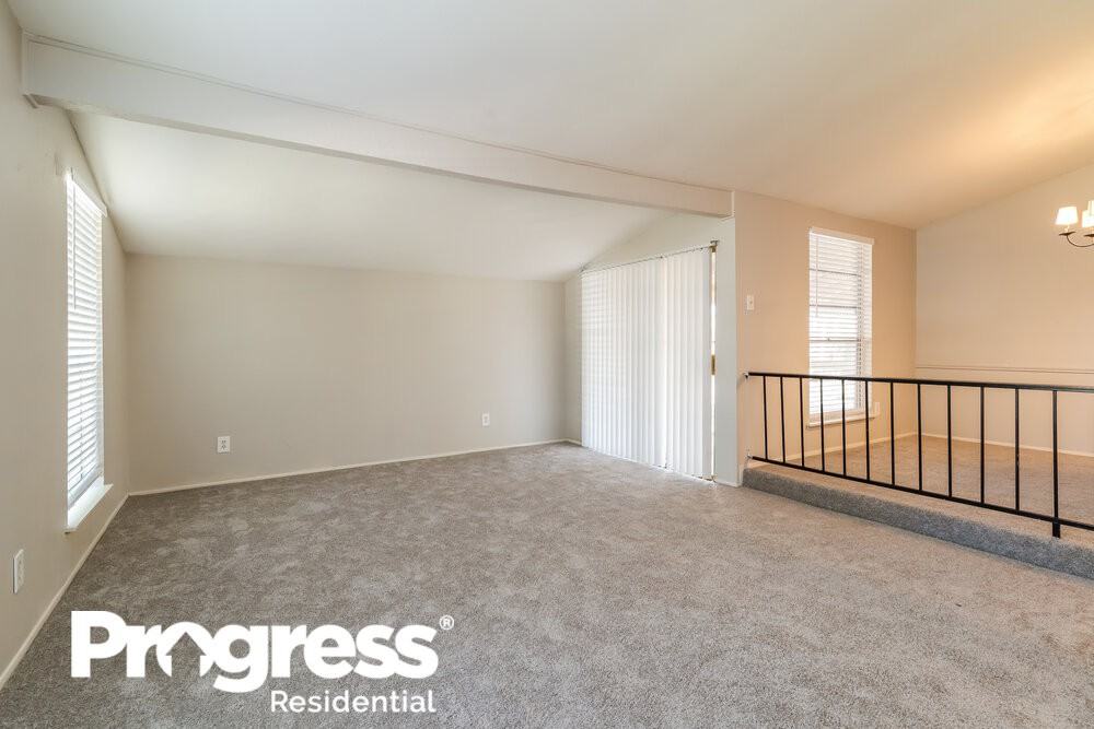 2215 Woodglen Dr - Photo 3 of 21