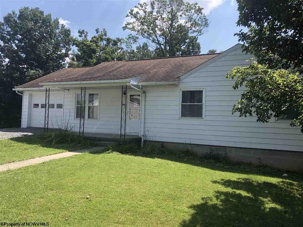 1116 Harvatis St - Photo 2 of 15