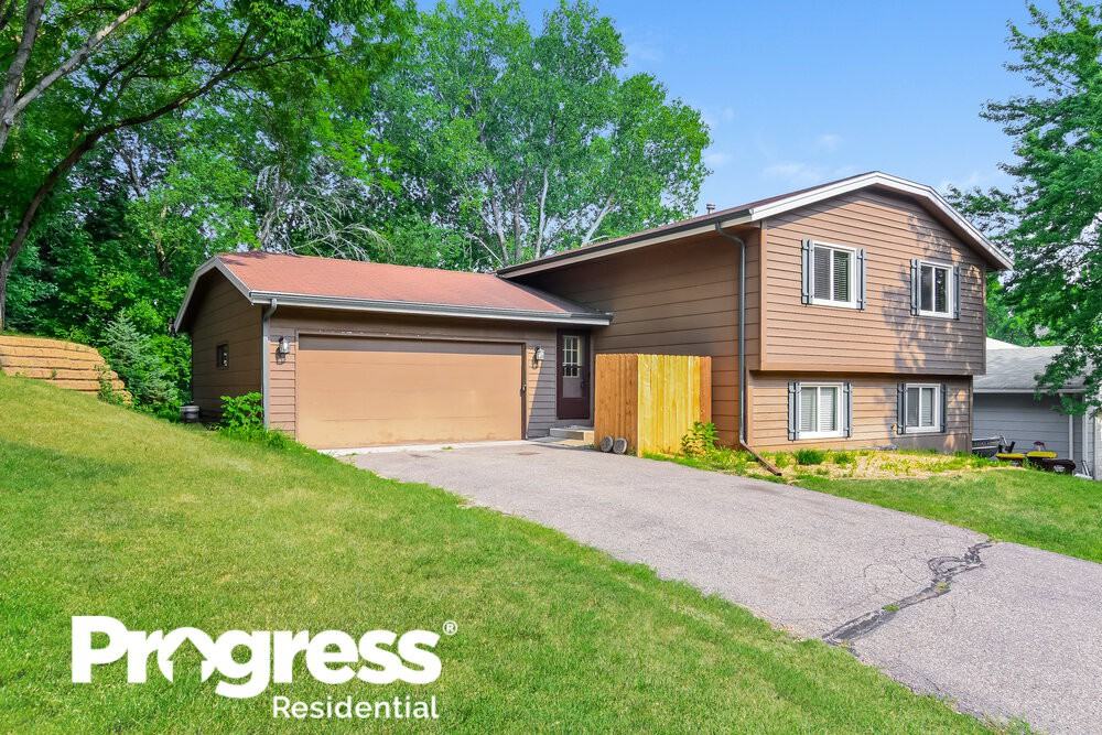 14181 Candlewood Ln Ne - Photo 2 of 25