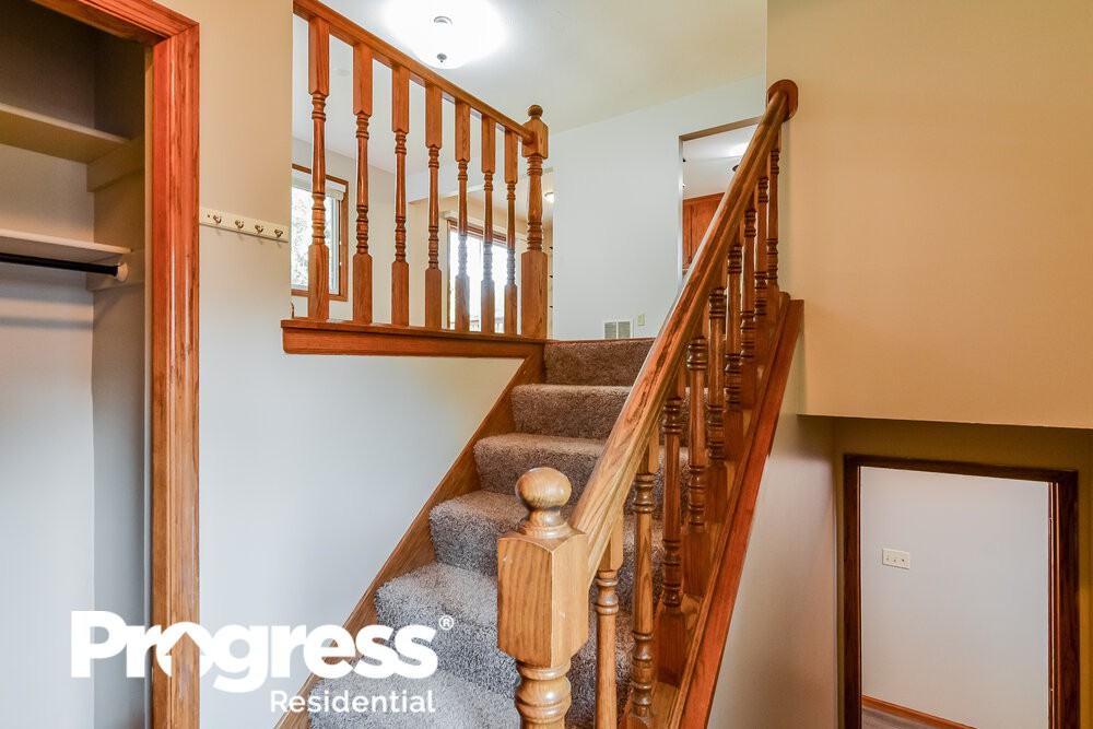 14181 Candlewood Ln Ne - Photo 3 of 25