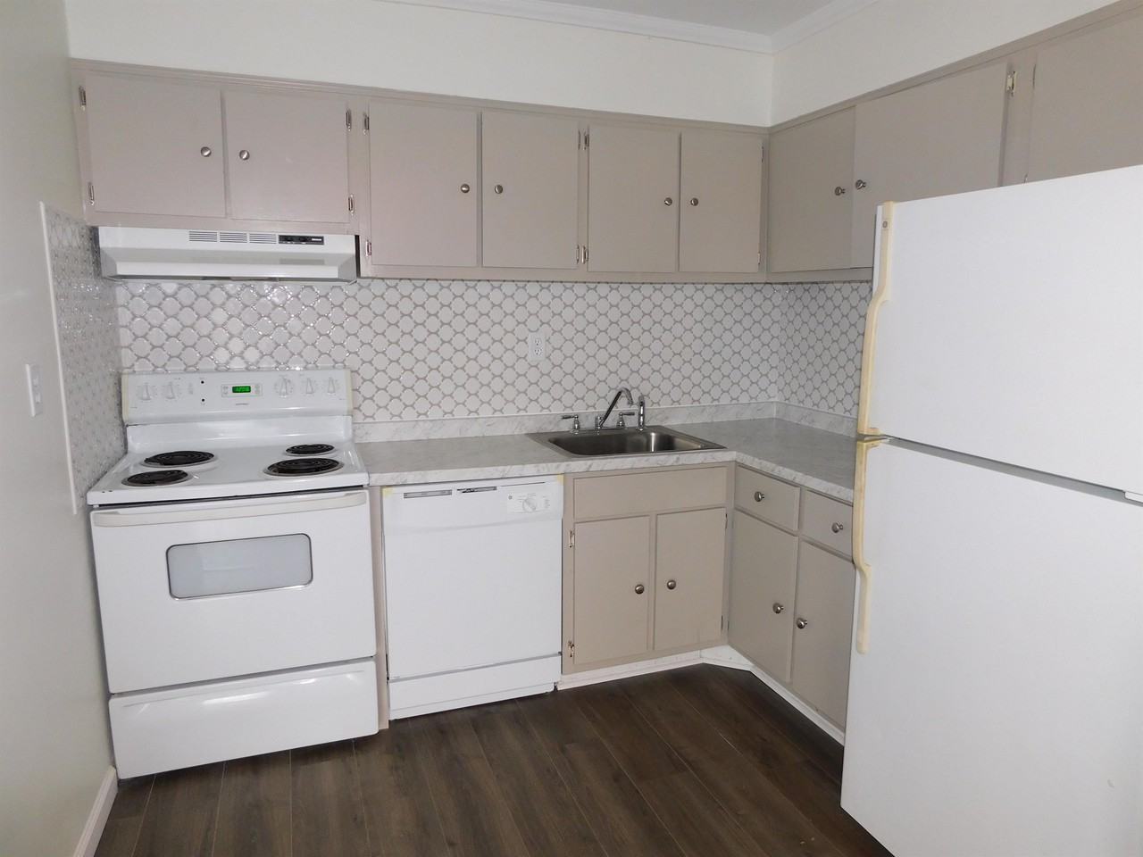 1028 Adams Ave #1 - Photo 3 of 8