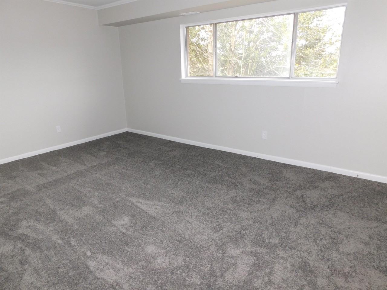 1028 Adams Ave #1 - Photo 5 of 8