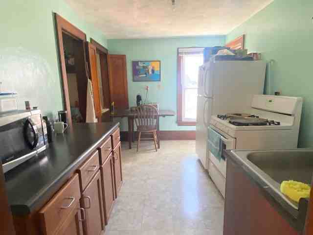 1215 Mound St #2 - Photo 4 of 12