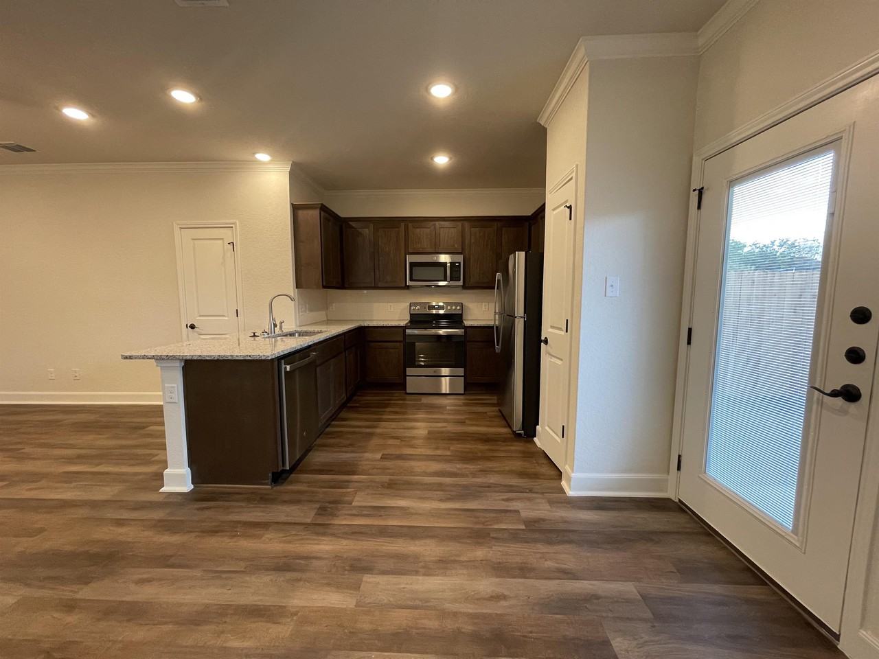 2207 Lynwood Bend San Antonio, Tx. 78245 - 101 #101 - Photo 7 of 26
