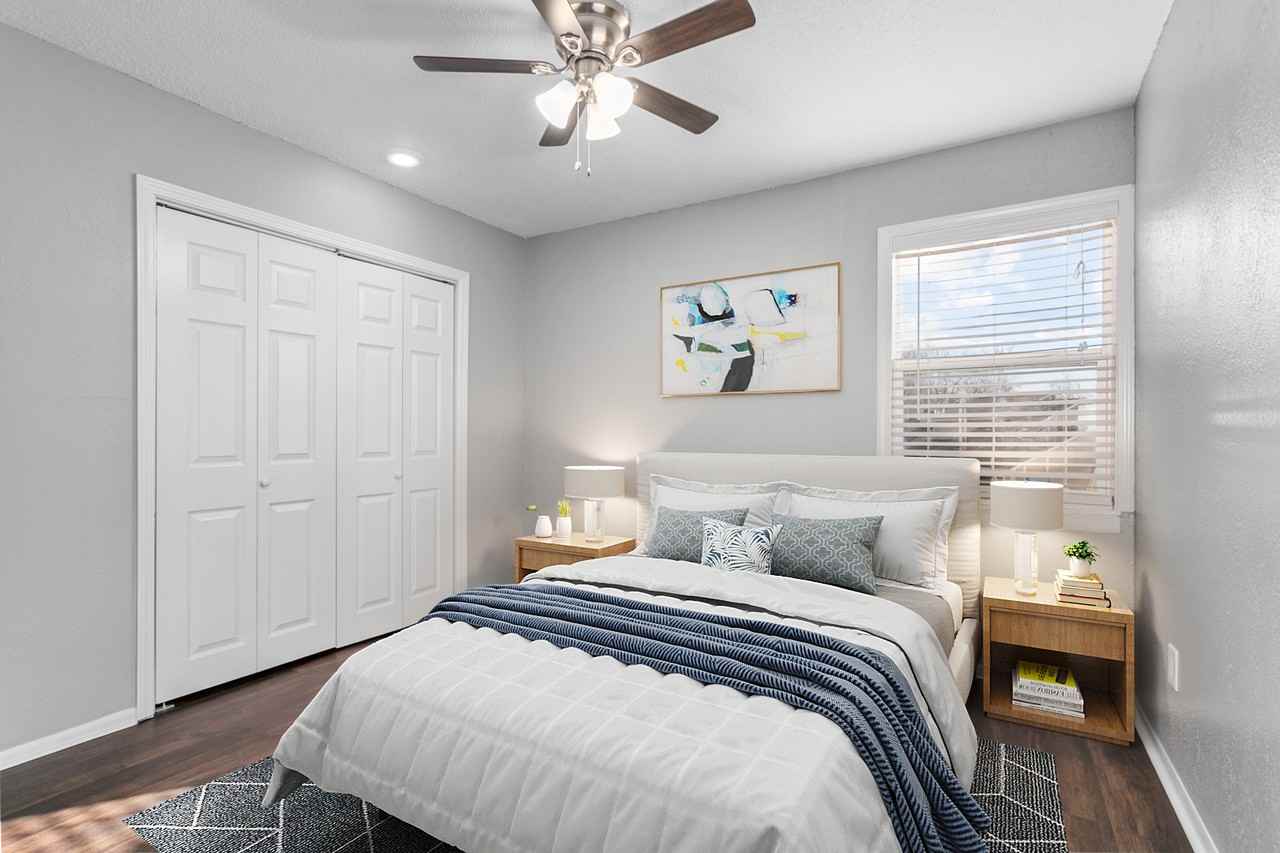 565 Nw Valleybrook Rd #1 - Photo 2 of 29