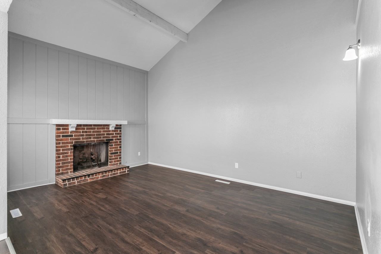 565 Nw Valleybrook Rd #1 - Photo 7 of 29