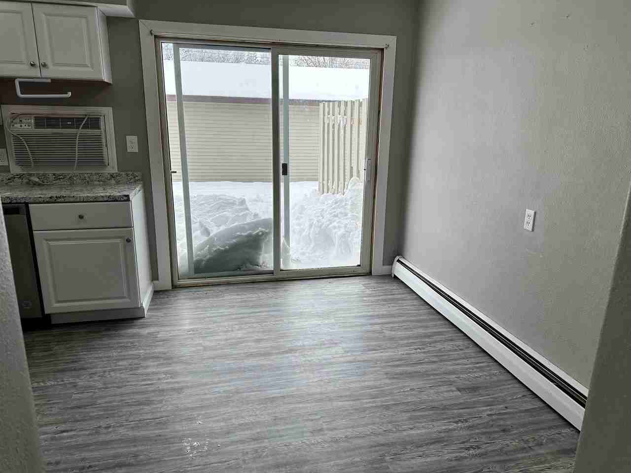 831 W Laurel St #831 - Photo 2 of 9