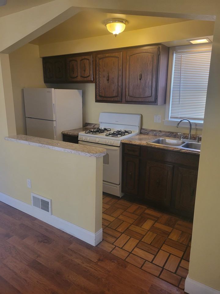 1222 Broadway St #1 - Photo 2 of 10