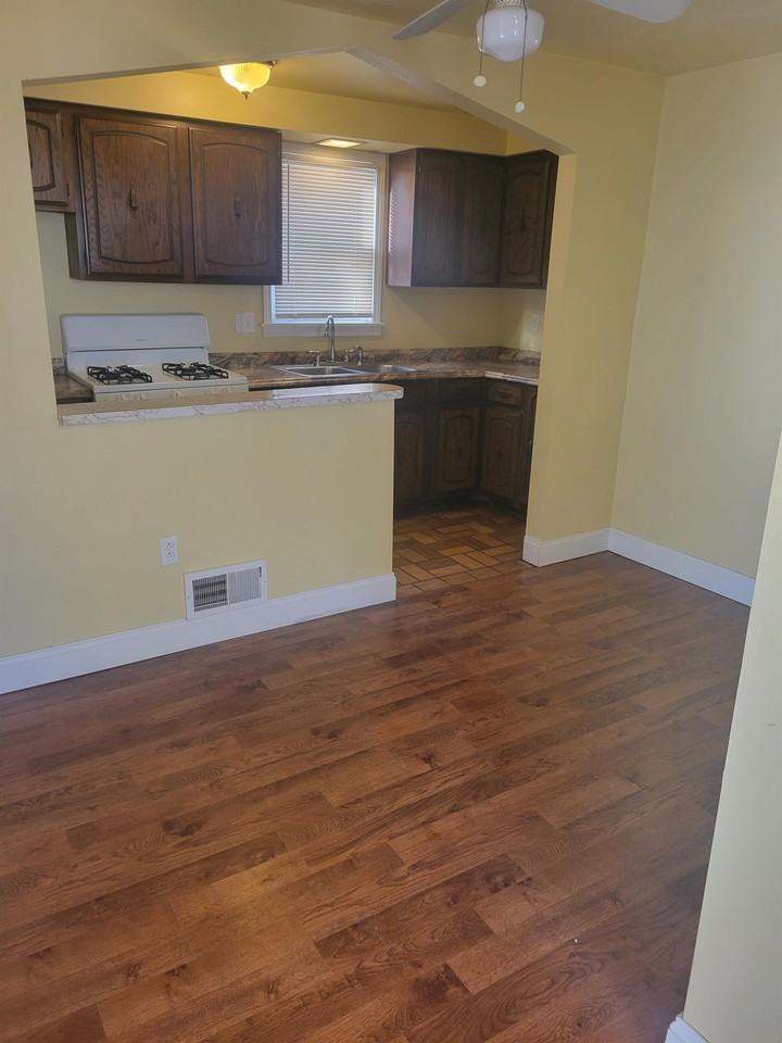 1222 Broadway St #1 - Photo 3 of 10