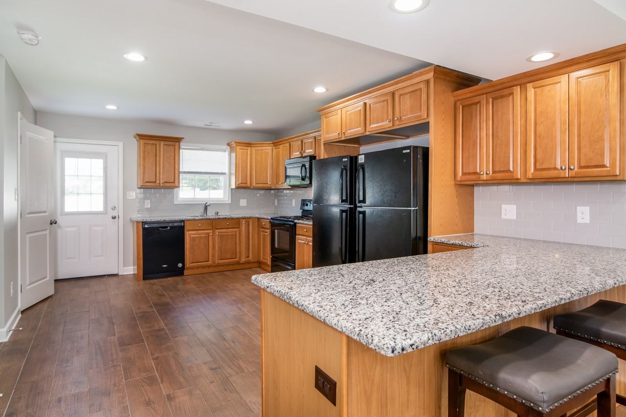 113 Williams Rd #4 - Photo 7 of 38