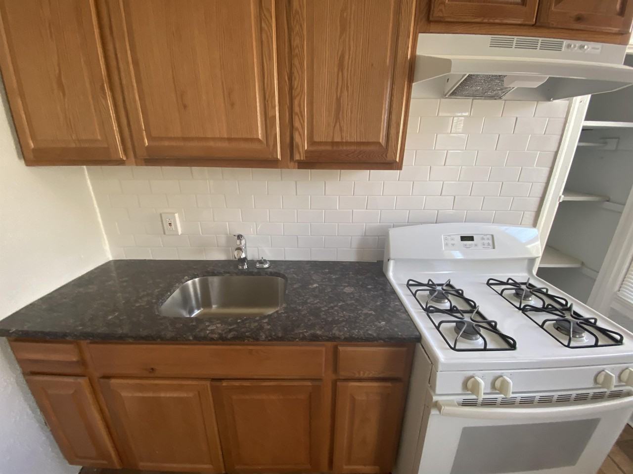 1179 Morton St #B - Photo 5 of 14