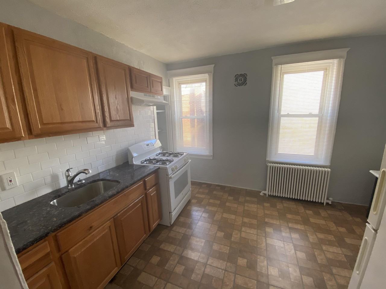1179 Morton St #B - Photo 6 of 14
