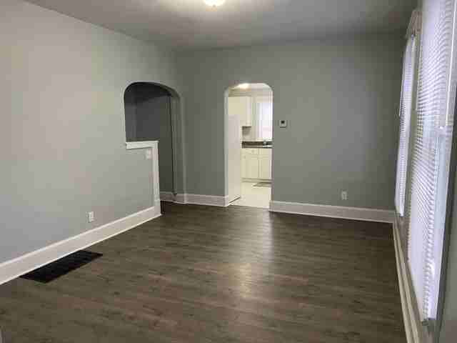 507 E Markison Ave #1 - Photo 3 of 8