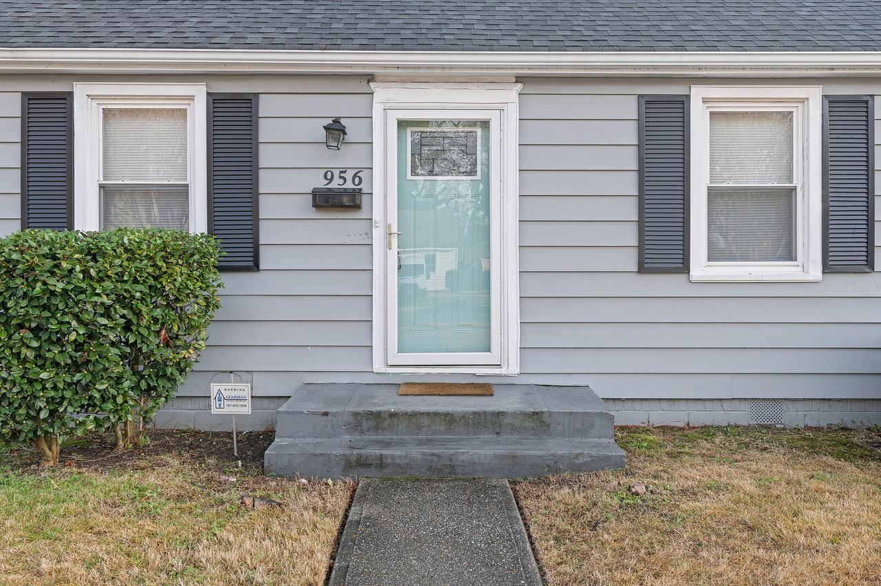 956 15th St #1 - Photo 3 of 24