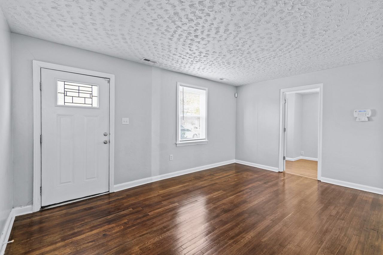 956 15th St #1 - Photo 5 of 24