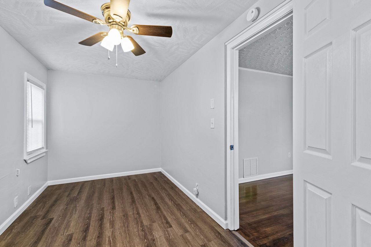 956 15th St #1 - Photo 6 of 24