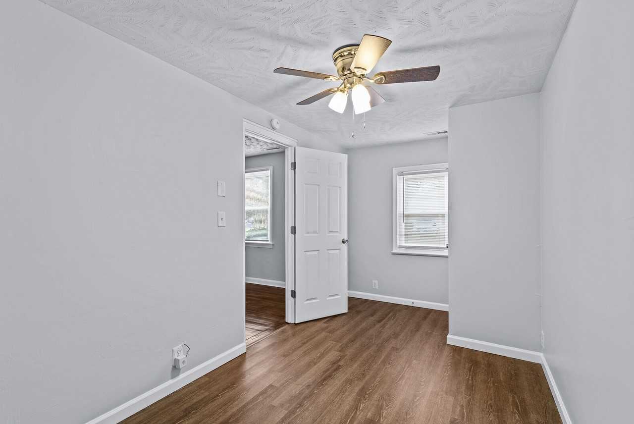 956 15th St #1 - Photo 7 of 24