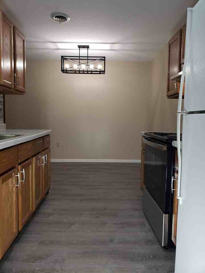 550 Waterloo Rd #4 - Photo 2 of 11