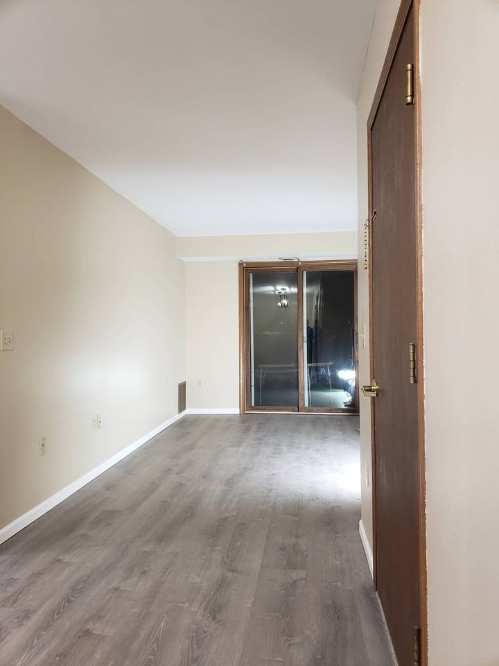 550 Waterloo Rd #4 - Photo 5 of 11