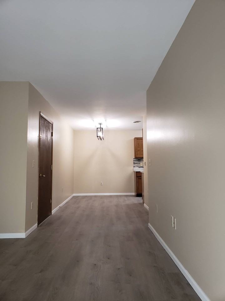 550 Waterloo Rd #4 - Photo 7 of 11