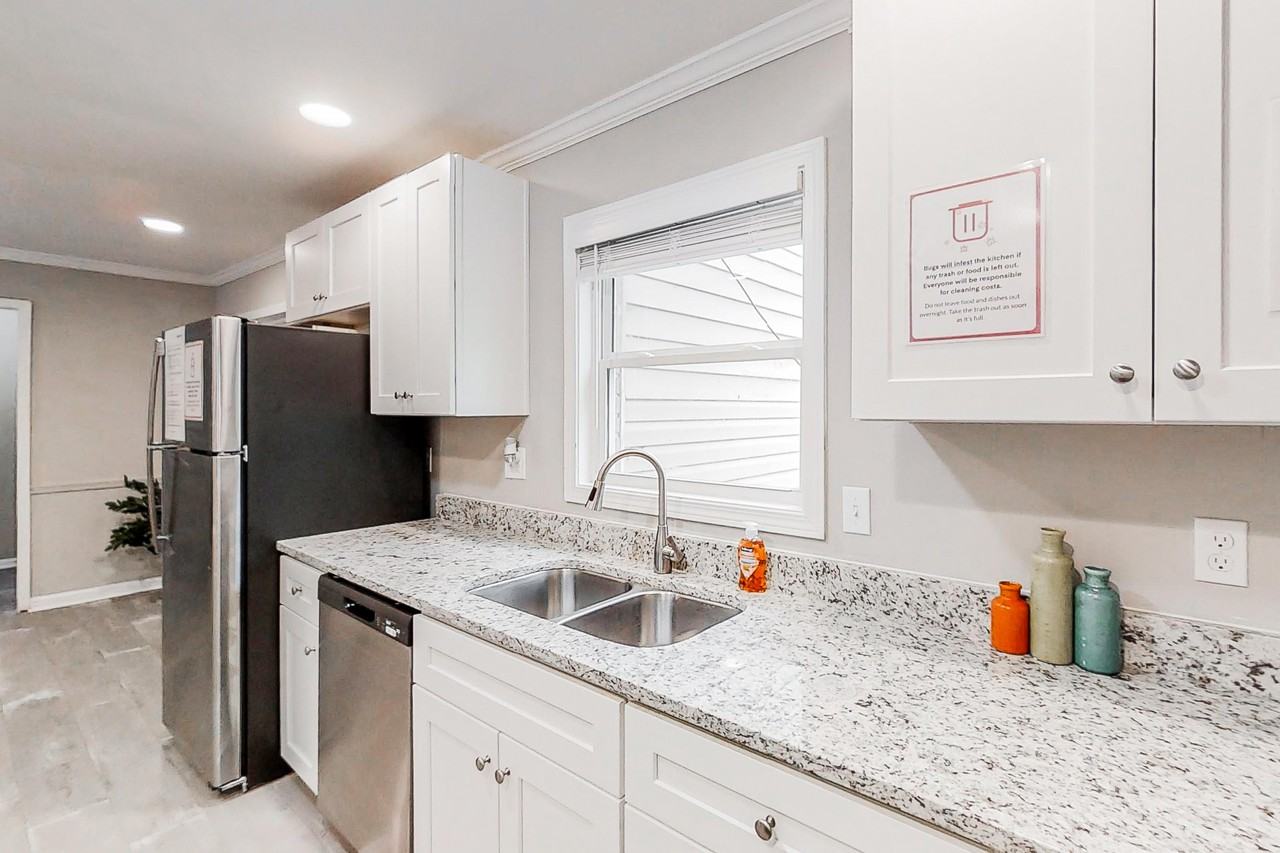 Charlemagne Dr - Photo 4 of 12