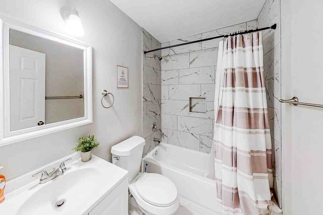 Charlemagne Dr - Photo 6 of 12