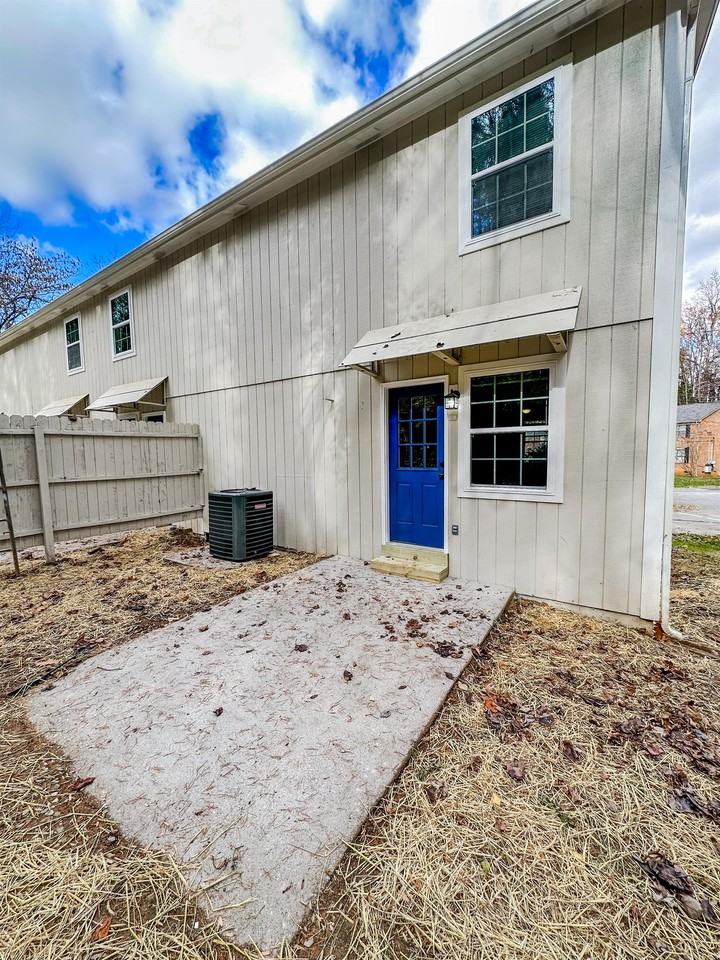 809 Teaberry Ln #B - Photo 2 of 13