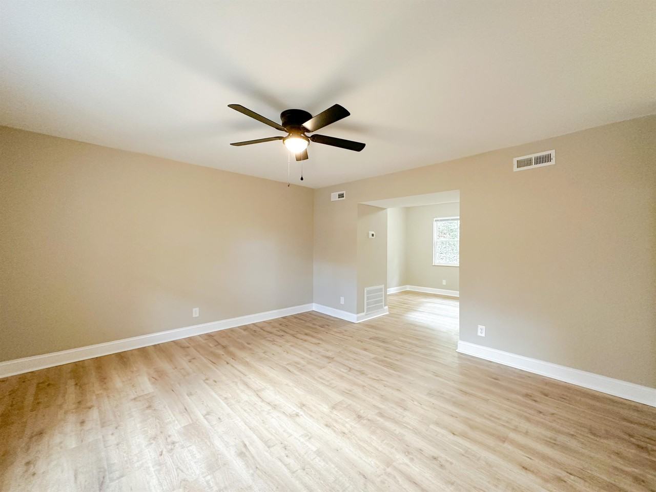 809 Teaberry Ln #B - Photo 4 of 13