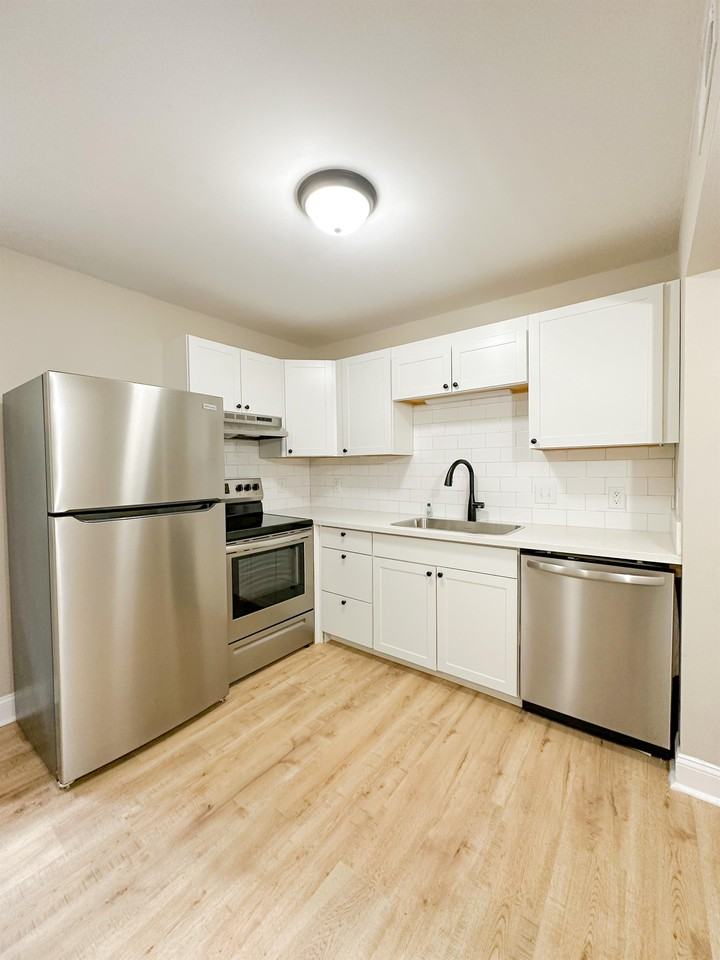 809 Teaberry Ln #B - Photo 5 of 13