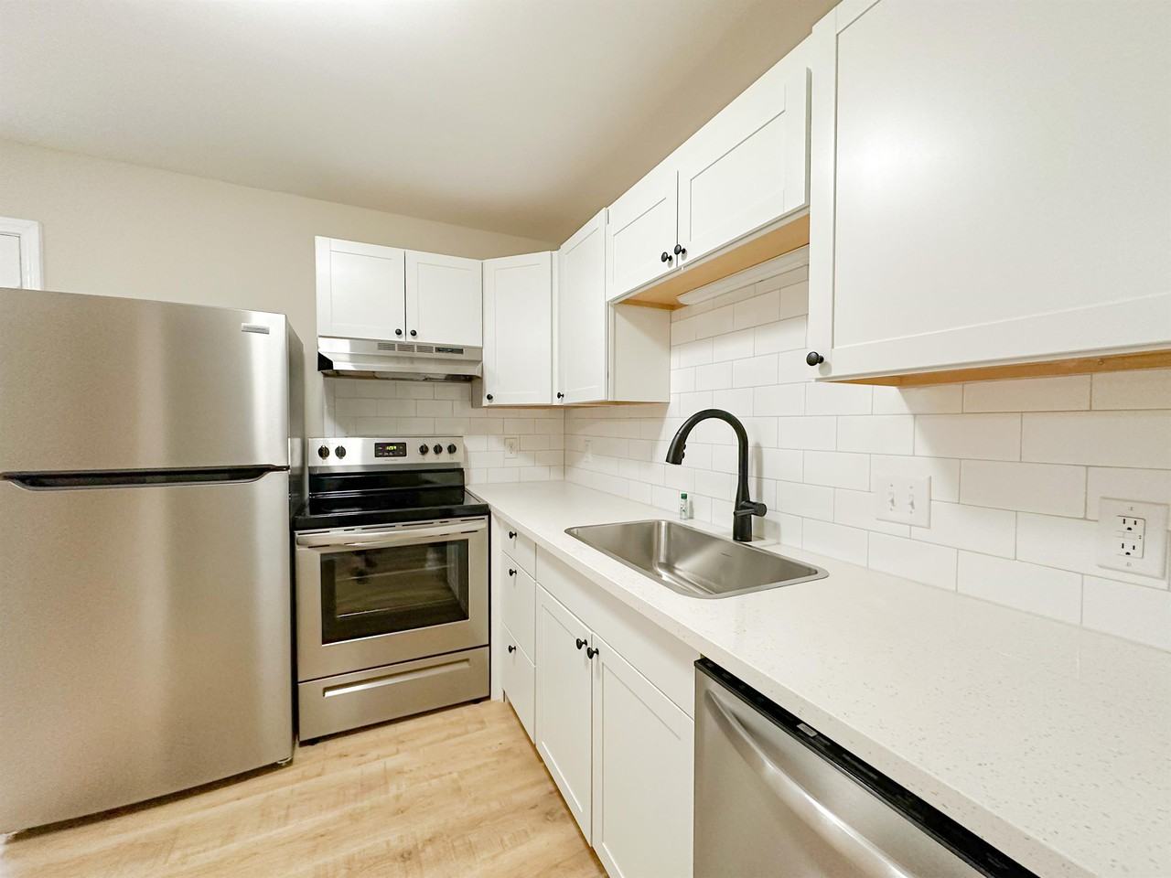 809 Teaberry Ln #B - Photo 6 of 13