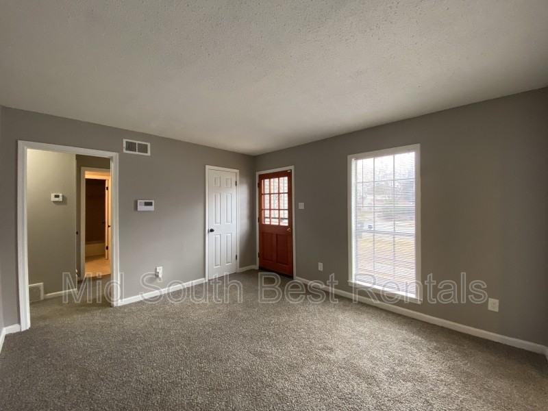 5021 Eastfield Cv - Photo 2 of 7