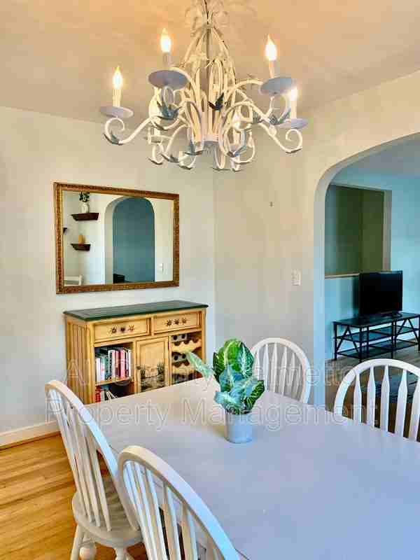 213 Gordon St #B - Photo 3 of 18