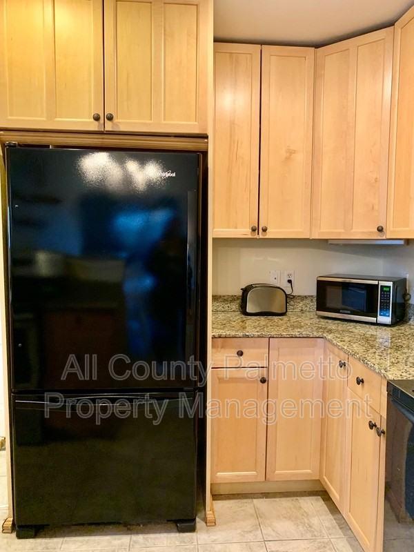 213 Gordon St #B - Photo 2 of 18