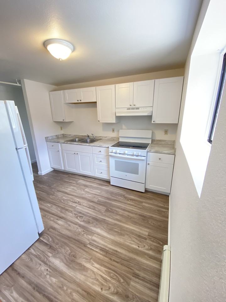 216 14th St #C - Photo 2 of 11