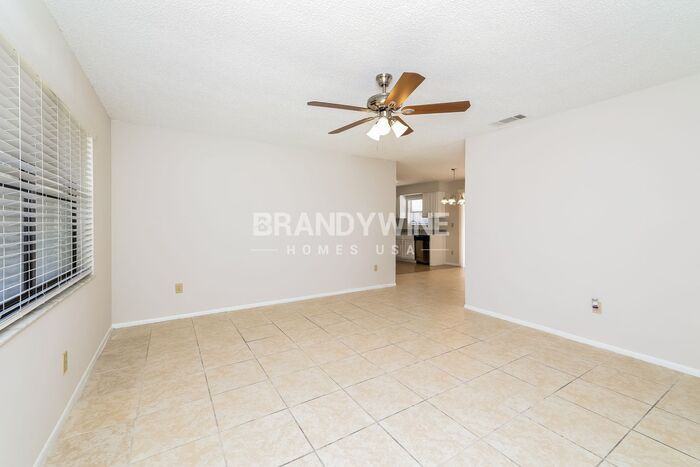 1595 Country Club Blvd - Photo 3 of 22