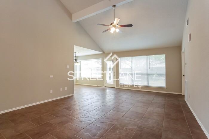 2214 Bennigan St - Photo 2 of 15