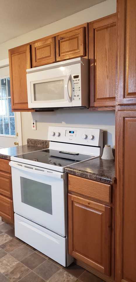 302 1st Ave E - Photo 2 of 14