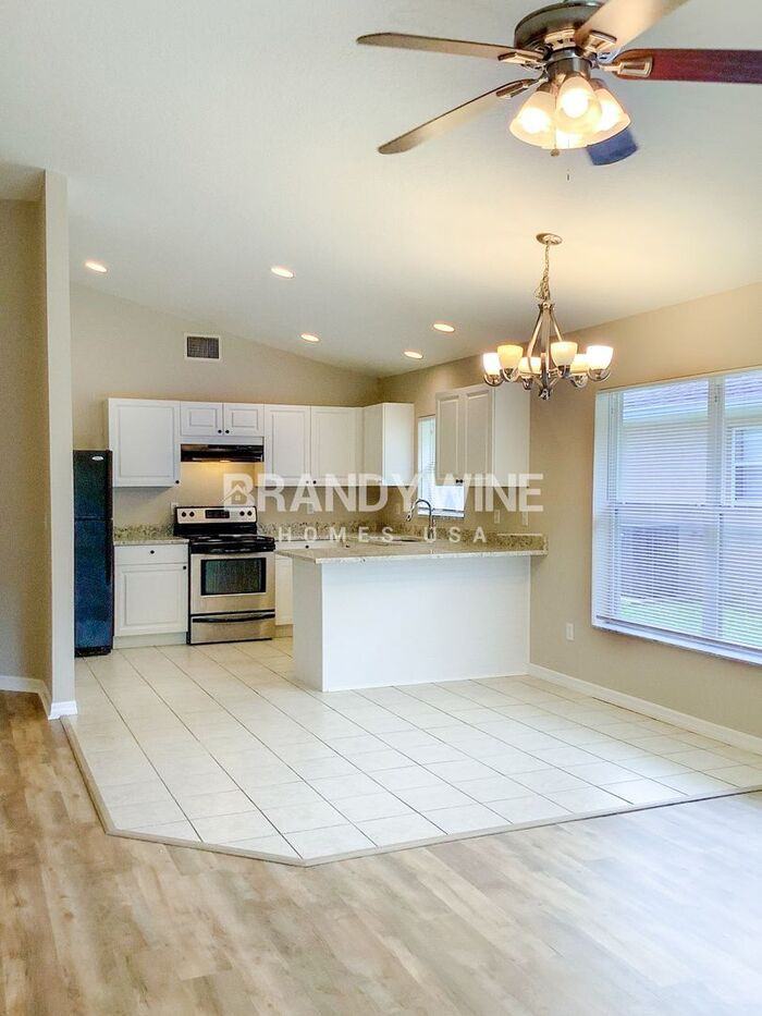 701 Washington St - Photo 3 of 15