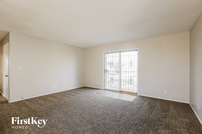 2240 Belmont Blvd - Photo 3 of 15