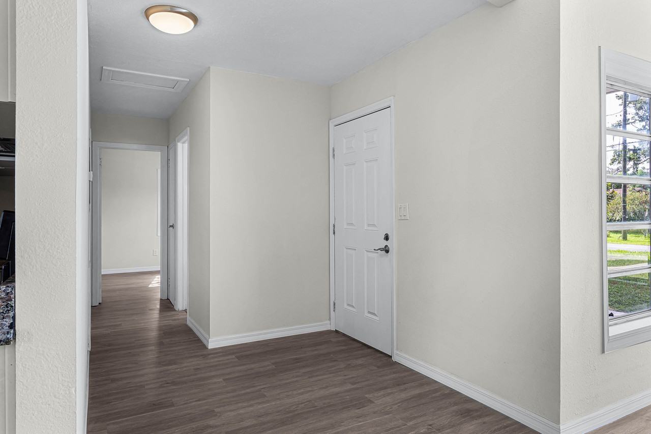 1702 E Carol Dr #1 - Photo 5 of 17