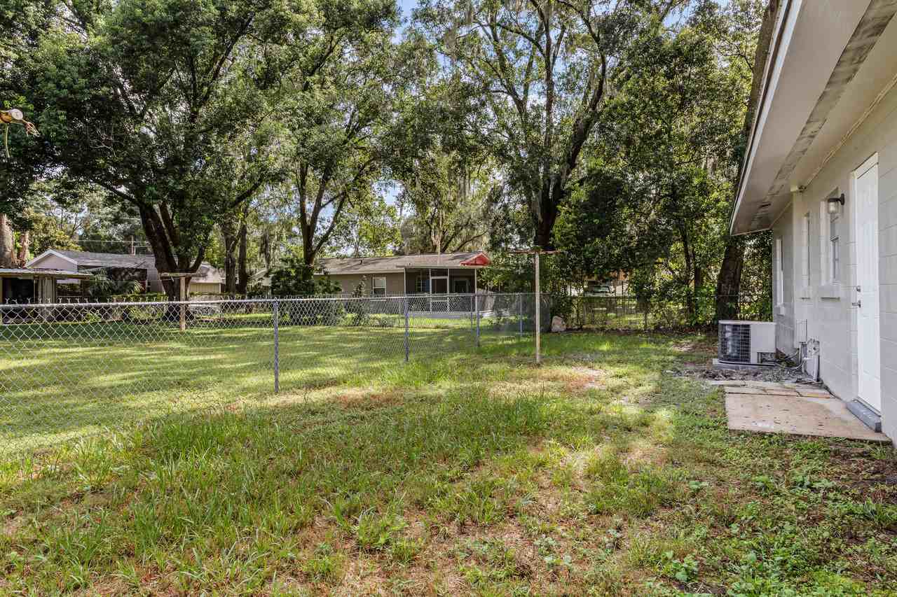 1702 E Carol Dr #1 - Photo 4 of 17