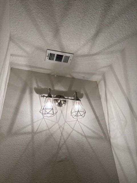 818 Fairview Dr #4 - Photo 3 of 8