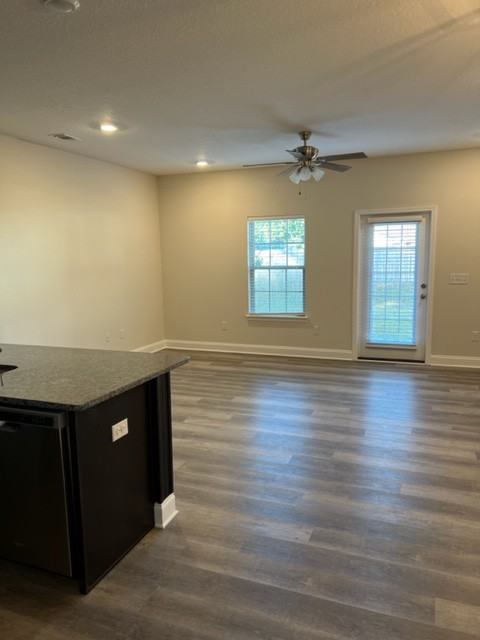 818 Fairview Dr #4 - Photo 5 of 8